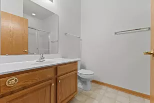 4787 W Maple Leaf Cir, Greenfield, WI 53220 - Photo 21