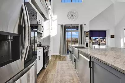 14900 W Wilbur Dr #1207, New Berlin, WI 53151 - Photo 3