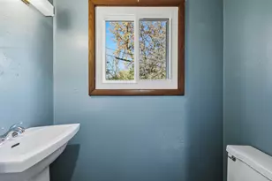 1334 W Paradise Ct, Glendale, WI 53209 - Photo 15