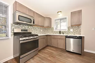 8271 N 106th St, Milwaukee, WI 53224 - Photo 27