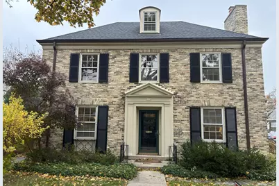 2036 N Lake Dr, Milwaukee, WI 53202 - Photo 1