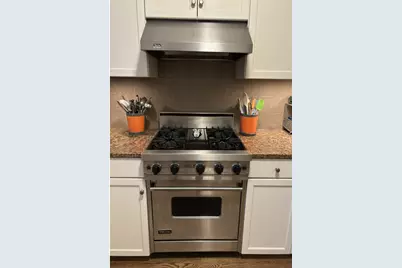 2036 N Lake Dr, Milwaukee, WI 53202 - Photo 9