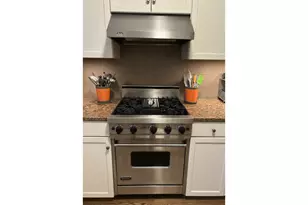 2036 N Lake Dr, Milwaukee, WI 53202 - Photo 9