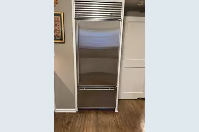 2036 N Lake Dr, Milwaukee, WI 53202 - Photo 7