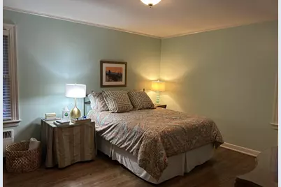 2036 N Lake Dr, Milwaukee, WI 53202 - Photo 17