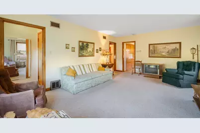 W148N7311  Woodland Dr, Menomonee Falls, WI 53051 - Photo 5