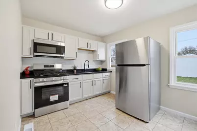 3236 N 60th St, Milwaukee, WI 53216 - Photo 5