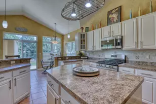 6958 S Craig Ct, Franklin, WI 53132 - Photo 11