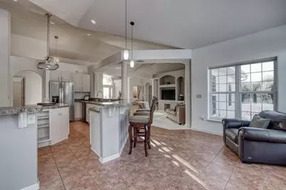 6958 S Craig Ct, Franklin, WI 53132 - Photo 5