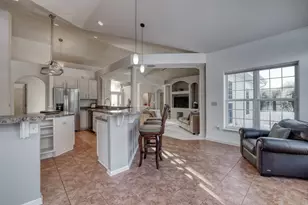 6958 S Craig Ct, Franklin, WI 53132 - Photo 5