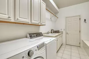 6958 S Craig Ct, Franklin, WI 53132 - Photo 29