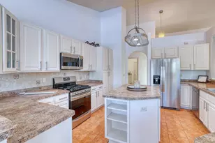 6958 S Craig Ct, Franklin, WI 53132 - Photo 7