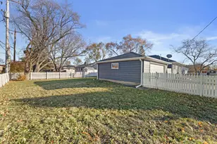 9570 W Silver Spring Dr, Milwaukee, WI 53225 - Photo 25