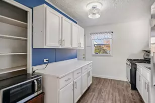 4004 W Congress St, Milwaukee, WI 53209 - Photo 7