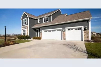 W198N5020  Hickory St, Menomonee Falls, WI 53051 - Photo 7