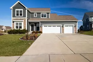 w198n5020 Hickory St, Menomonee Falls, WI 53051 - Photo 1