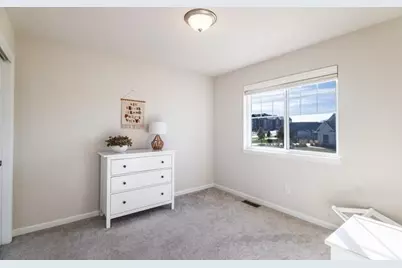 W198N5020  Hickory St, Menomonee Falls, WI 53051 - Photo 37