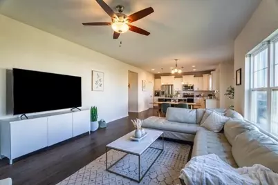 W198N5020  Hickory St, Menomonee Falls, WI 53051 - Photo 17