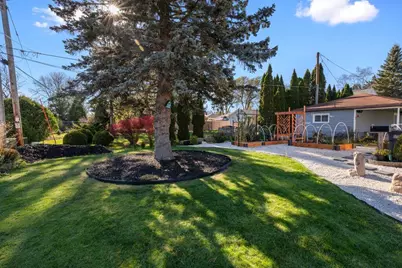 2621  Pine Grove Ave, Sheboygan, WI 53083 - Photo 21