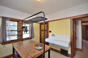 5600 W Notre Dame Ct, Milwaukee, WI 53208 - Photo 15