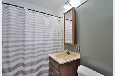 5600 W Notre Dame Ct, Milwaukee, WI 53208 - Photo 19