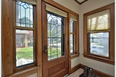 5600 W Notre Dame Ct, Milwaukee, WI 53208 - Photo 5