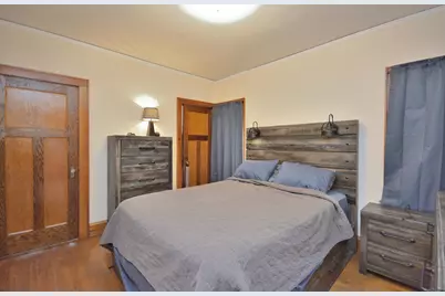 5600 W Notre Dame Ct, Milwaukee, WI 53208 - Photo 17