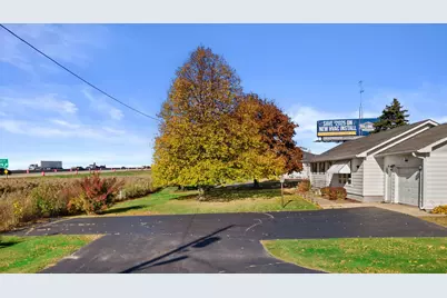 4230  Michel Ct, Racine, WI 53126 - Photo 15