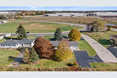 4230  Michel Ct, Racine, WI 53126 - Photo 5