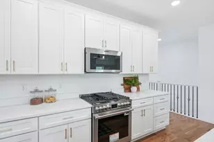 11532 W Tess Crk St, Franklin, WI 53132 - Photo 15