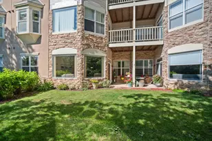 7045 S Riverwood Blvd, Franklin, WI 53132 - Photo 21