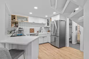 701 Country Club Dr, Fontana, WI 53125 - Photo 7