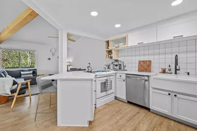 701  Country Club Dr #E, Fontana, WI 53125 - Photo 9