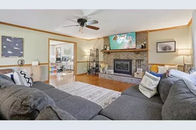 9740 W Huntington Dr, Mequon, WI 53097 - Photo 17