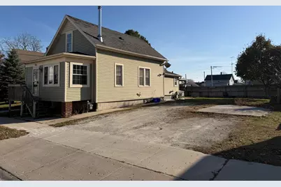 1313  21st St, Two Rivers, WI 54241 - Photo 3