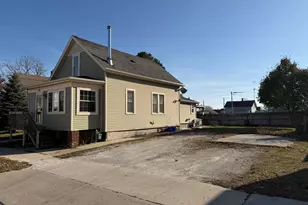 1313 21st St, Two Rivers, WI 54241 - Photo 3