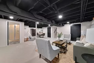 10039 N Sunnycrest Dr, Mequon, WI 53092 - Photo 25