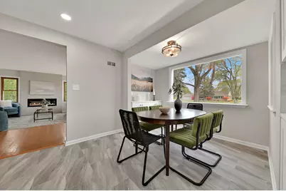 10039 N Sunnycrest Dr, Mequon, WI 53092 - Photo 11