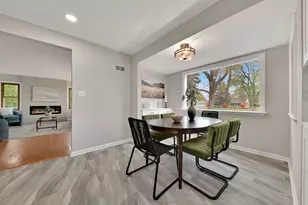 10039 N Sunnycrest Dr, Mequon, WI 53092 - Photo 11