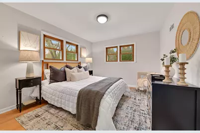 10039 N Sunnycrest Dr, Mequon, WI 53092 - Photo 15