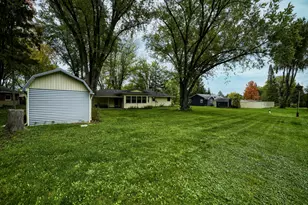 W139N6995 Bay Ridge Ln, Menomonee Falls, WI 53051 - Photo 5