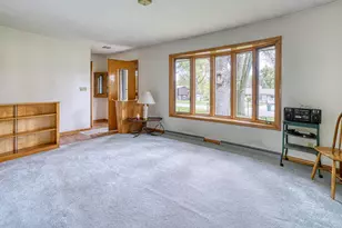W139N6995 Bay Ridge Ln, Menomonee Falls, WI 53051 - Photo 7