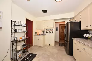 9602 W Arthur Ave, West Allis, WI 53227 - Photo 9