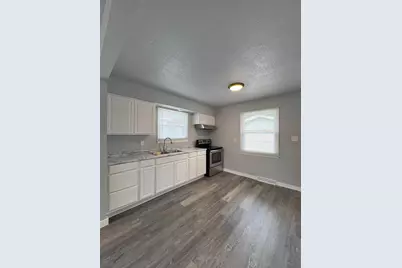 4921 N 58th St, Milwaukee, WI 53218 - Photo 9