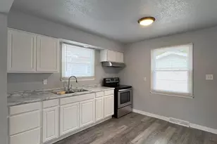 4921 N 58th St, Milwaukee, WI 53218 - Photo 9