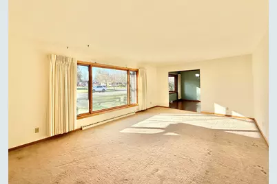 442  Oakland Ln, Elkhorn, WI 53121 - Photo 3