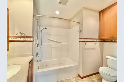 442  Oakland Ln, Elkhorn, WI 53121 - Photo 17