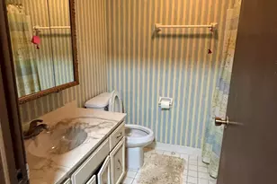 5253 N Lovers Lane Rd, Milwaukee, WI 53225 - Photo 7