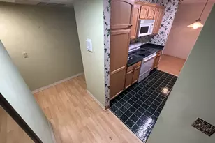 5253 N Lovers Lane Rd, Milwaukee, WI 53225 - Photo 11