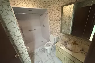 5253 N Lovers Lane Rd, Milwaukee, WI 53225 - Photo 15